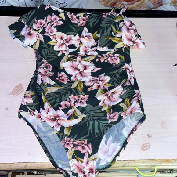 One piece flower swimsuit - Picture 1 of 3